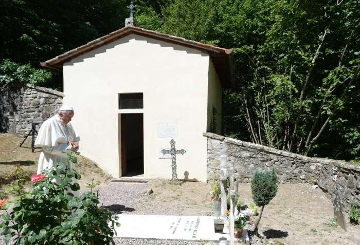 Papa Francesco in pellegrinaggio a Bozzolo e Barbiana rende omaggio a Don Mazzolari e a Don Milani