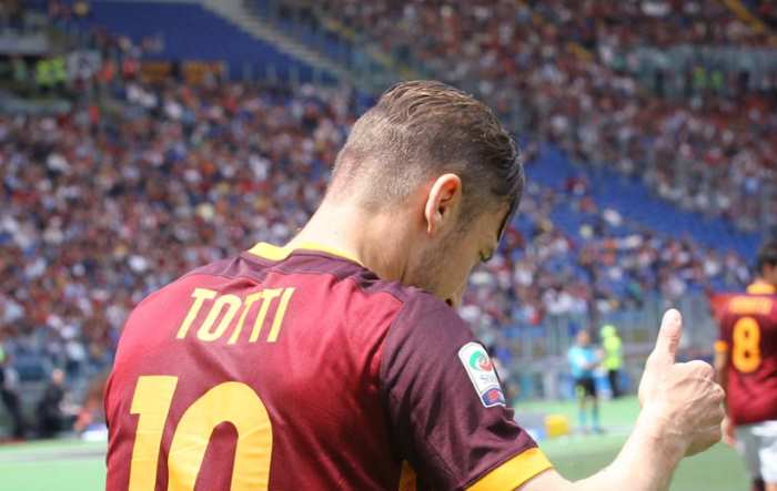 Giachetti alla caccia di voti arruola Totti, ma lui smentisce
