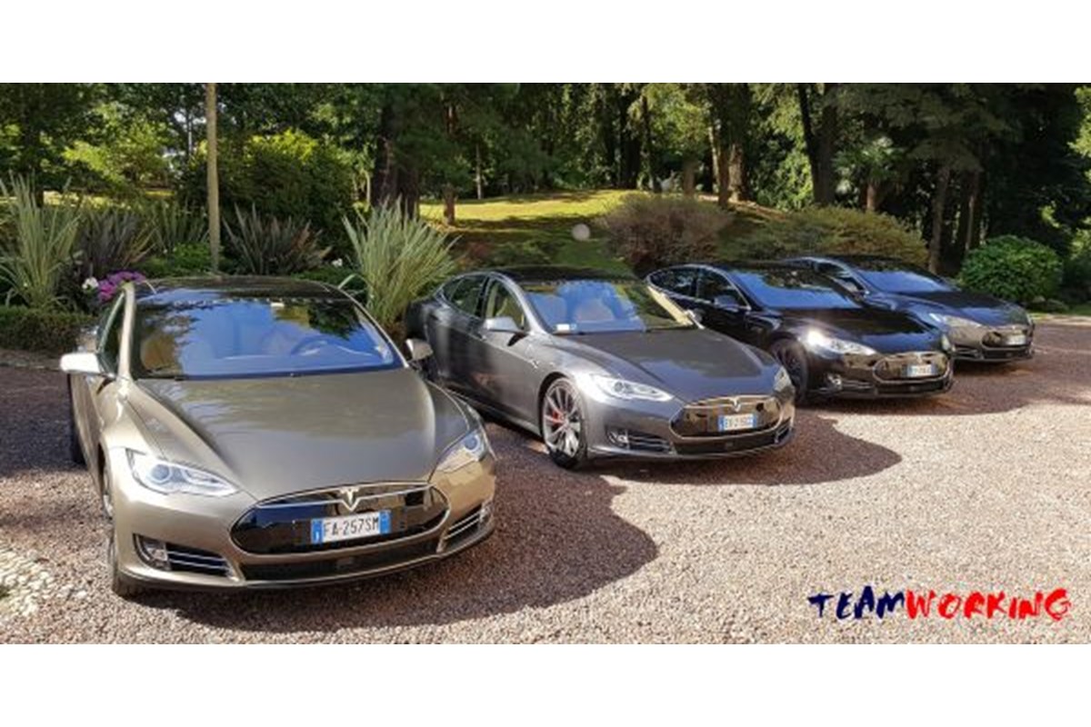Tesla: l'emozione di una sportcar elettrica.