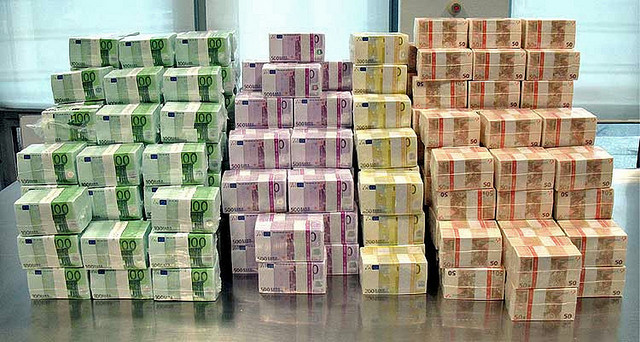 I Soldi hanno importanza, per i Politici ancora di più...