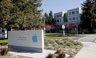 La vicenda Galaxy affonda Samsung, Apple ne approfitta e vola in Borsa