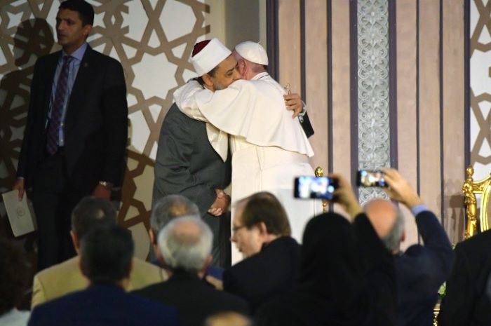 La prima giornata in Egitto di Papa Francesco