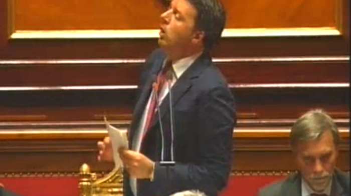 La sfiducia al Governo, bocciata al Senato, è l'occasione per l'ennesimo attacco di Renzi a magistrati e opposizione