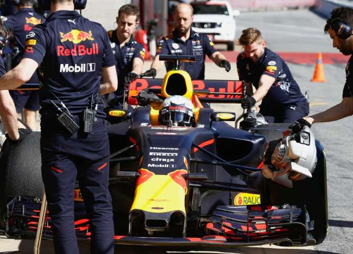 Formula 1 2017. Ricciardo vince un rocambolesco Gran Premio dell'Azerbaijan